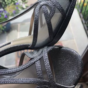 SHIMMER!  Brand New Pewter/Gray heels CAPARROS 7.5